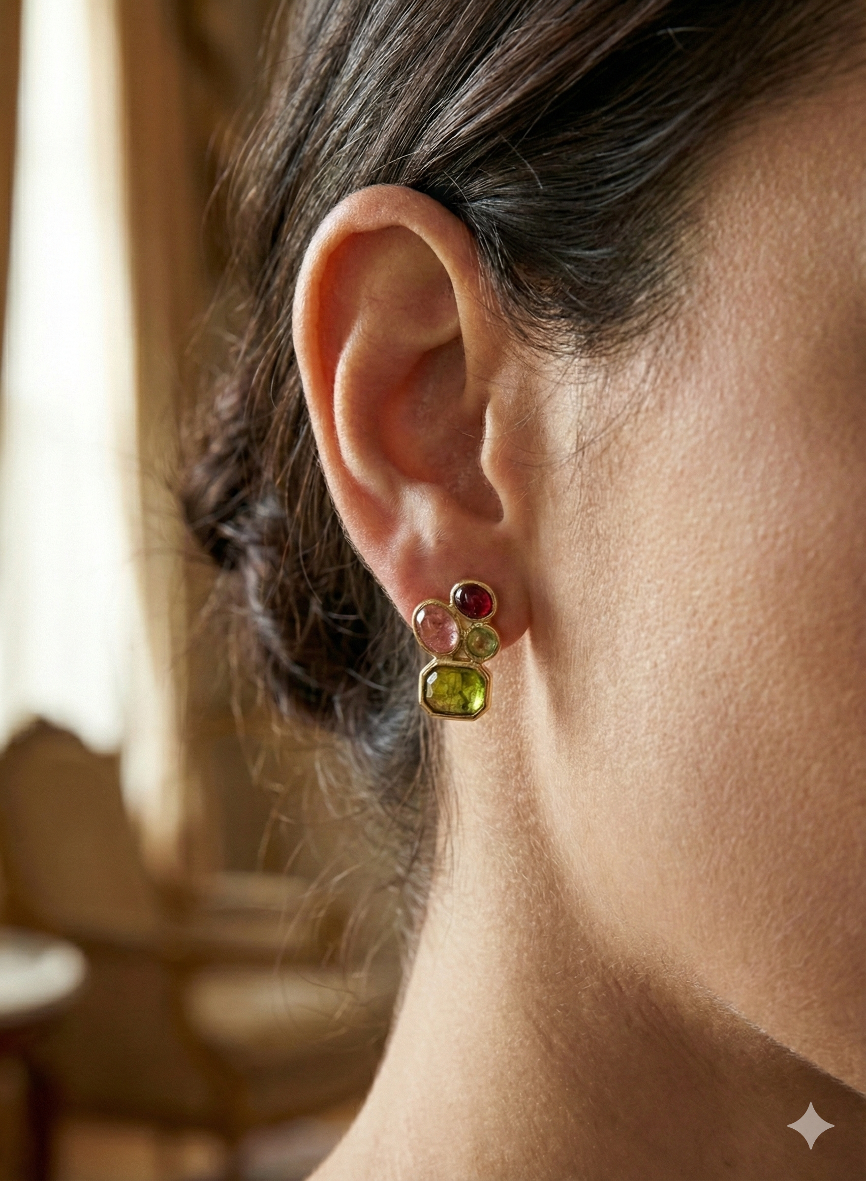 ZEOU'S Lurvessa Çok Taşlı Kompakt Küpe