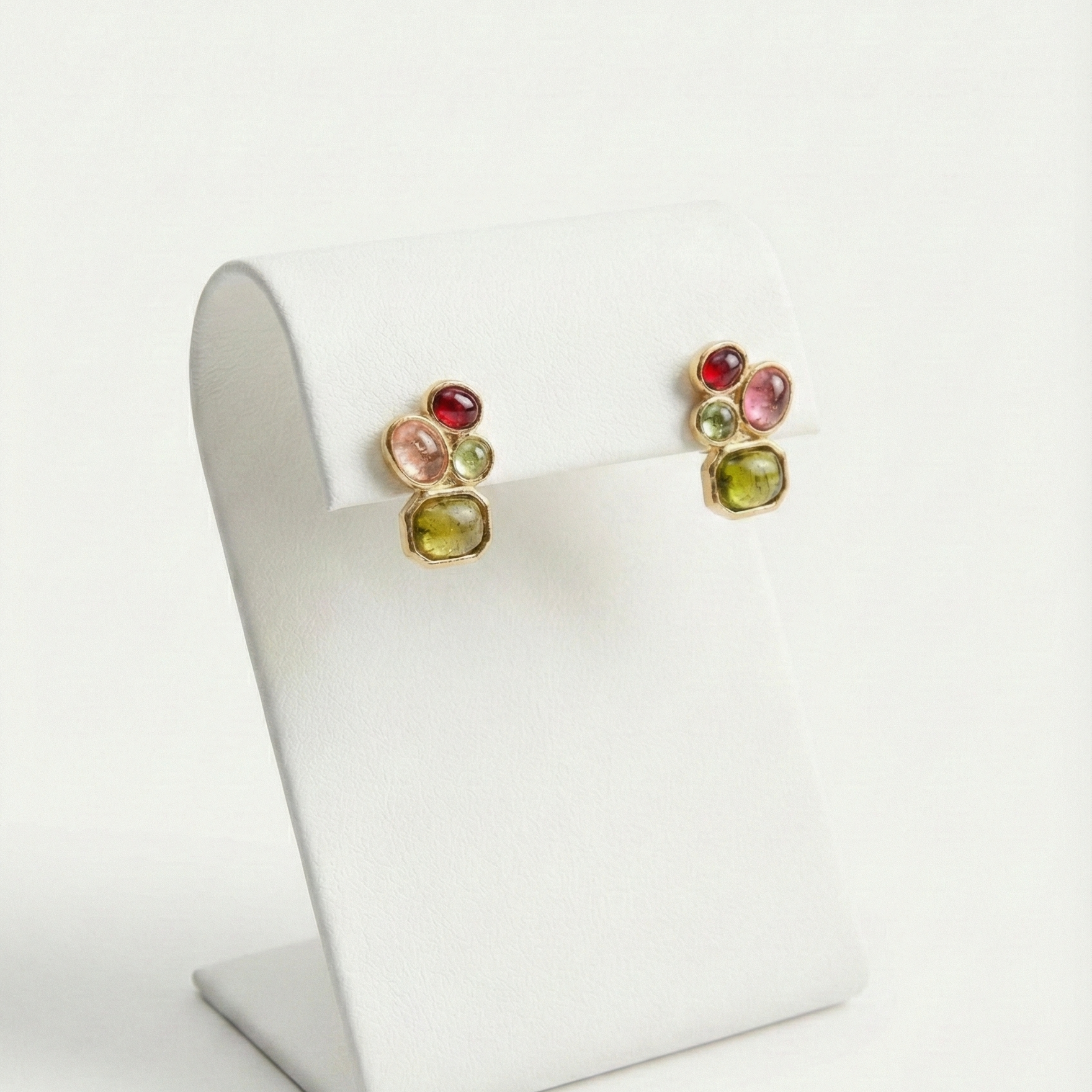 ZEOU'S Lurvessa Çok Taşlı Kompakt Küpe