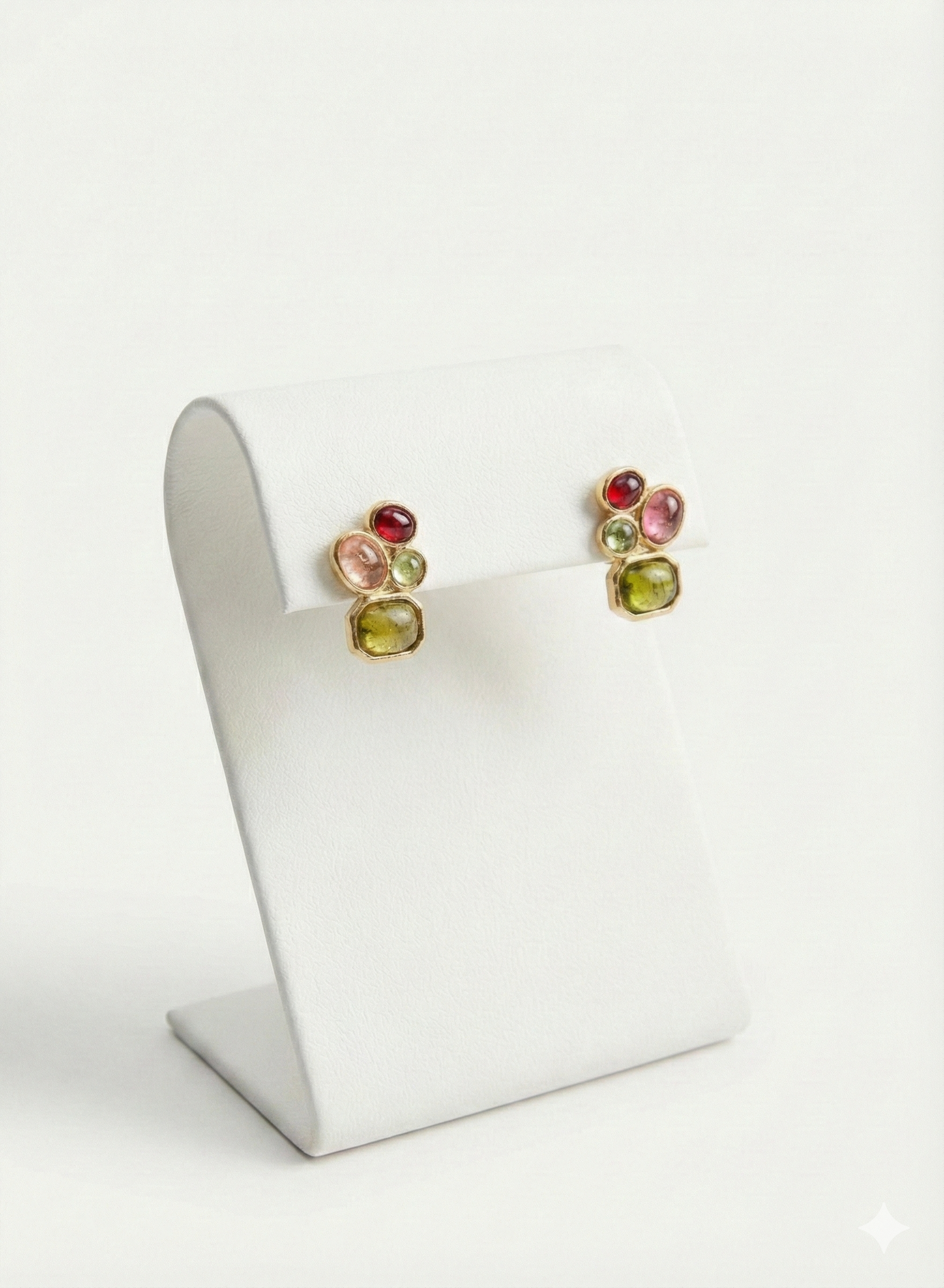 ZEOU'S Lurvessa Çok Taşlı Kompakt Küpe