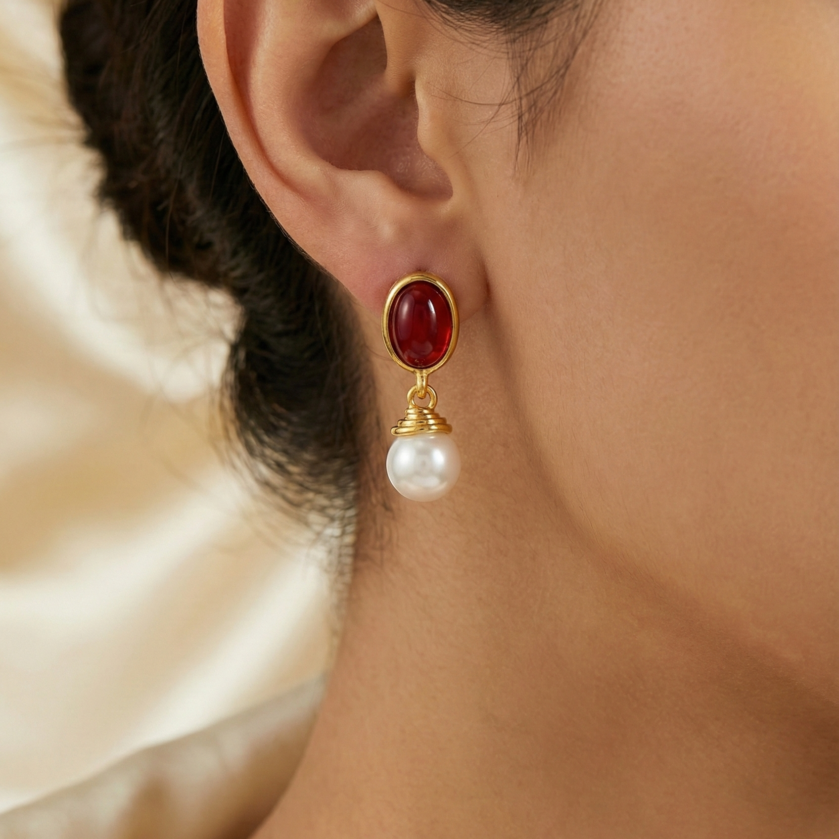 ZEOU’S LUMÉRA İnci Detaylı Taş Küpe