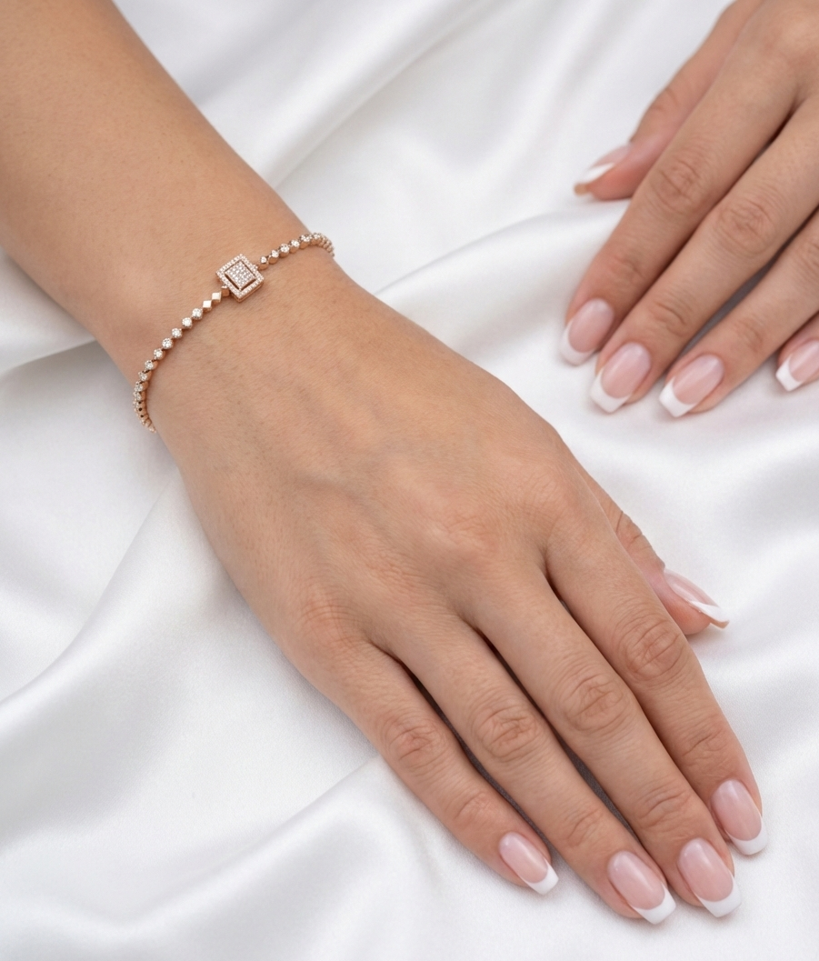 Tetra-Shine-Rose-Gold-Kare-Tasli-Bileklik
