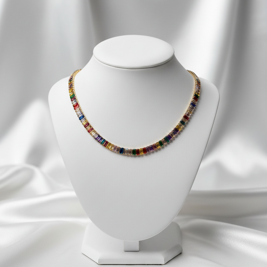 Prisma-Eternity-Choker-renkli-baget-tasli-kolye-beyaz-gomlek-manken